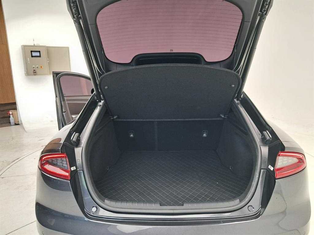 KIA Stinger 2018 Gris - Importación desde Corea - HF Imports Iquique - Foto 17
