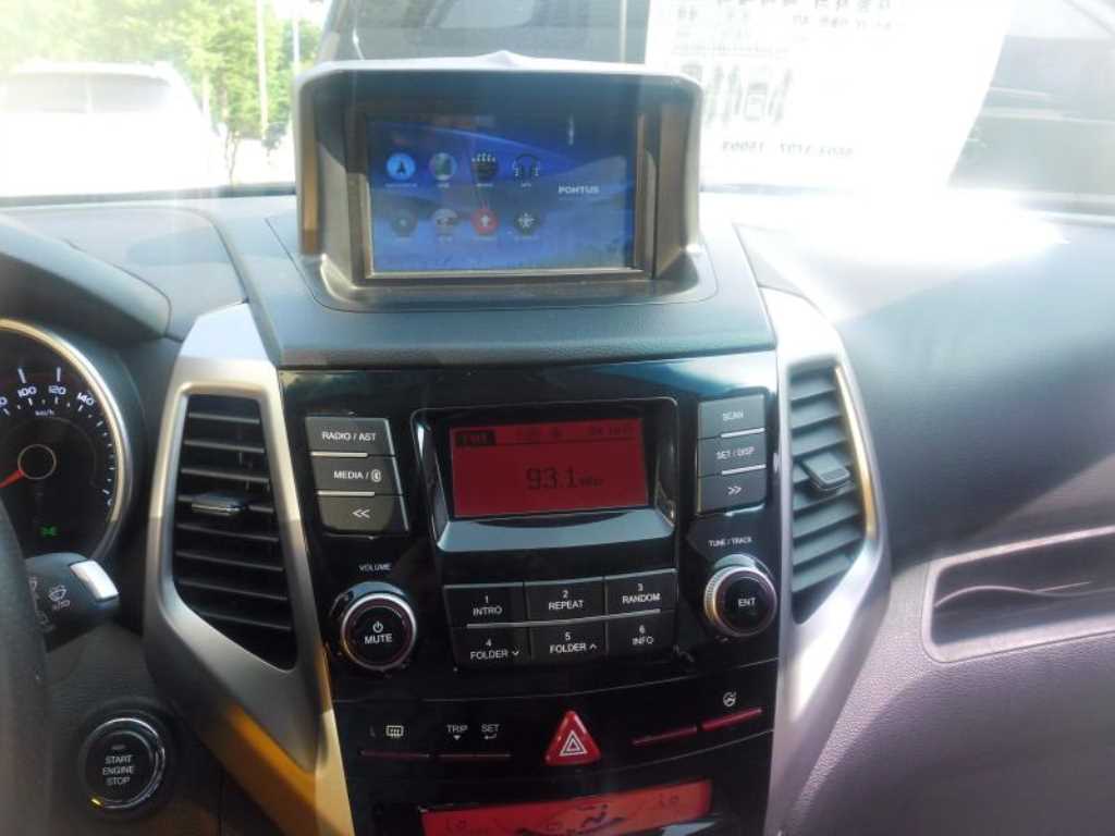 Ssangyong Tivoli - Vista 3