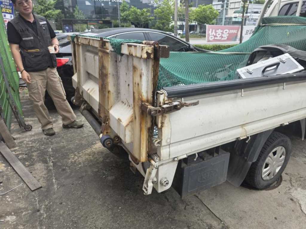 Small Truck Cargo (small) - Vista 4