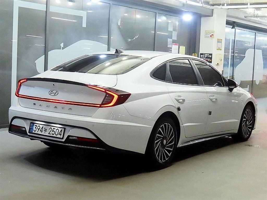 HYUNDAI Sonata - Vista 4