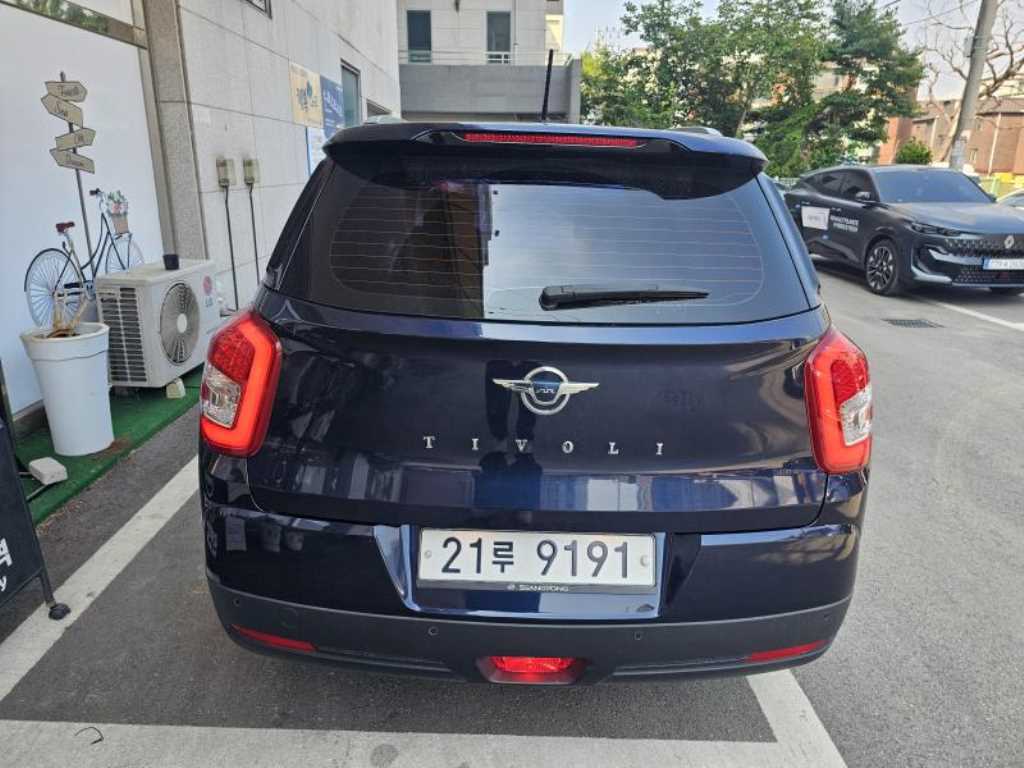 Ssangyong Tivoli - Vista 2