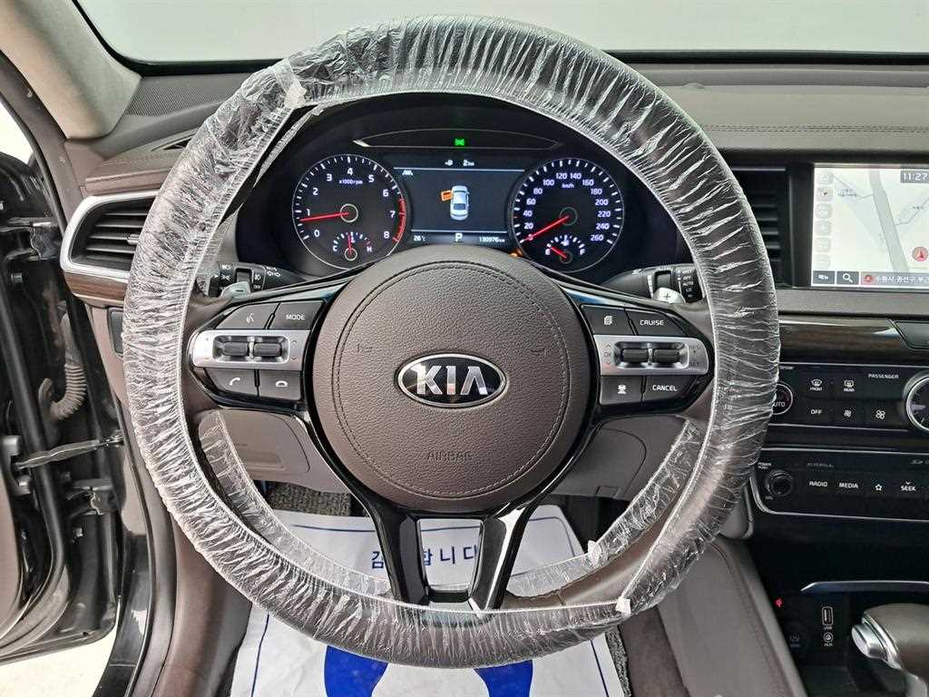 KIA K7 - Vista 9
