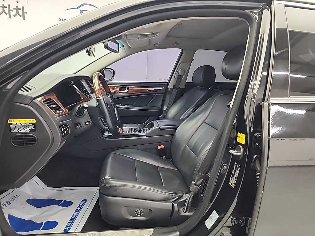 HYUNDAI Equus - Vista 11