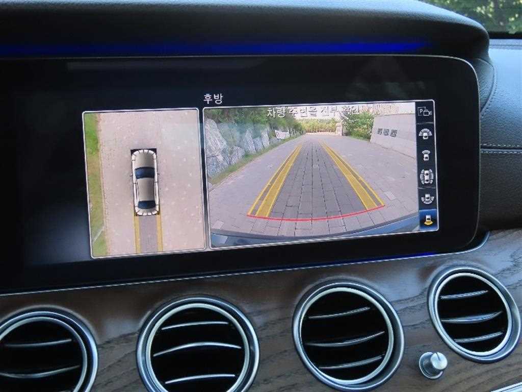 Mercedes Benz E class - Vista 11