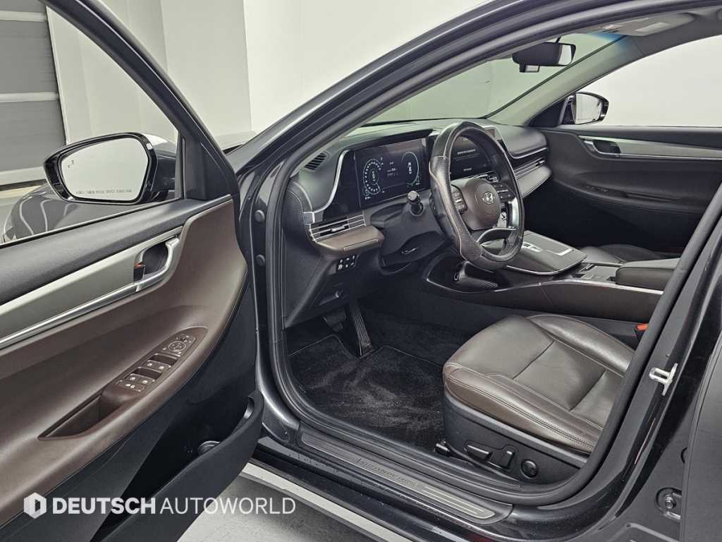 HYUNDAI Grandeur - Vista 11