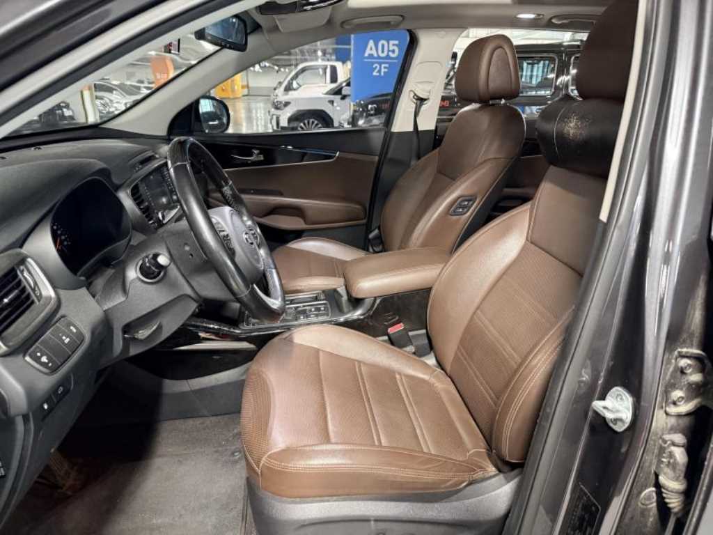 KIA Sorento - Vista 8