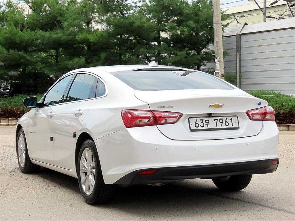 Chevrolet Malibu - Vista 3