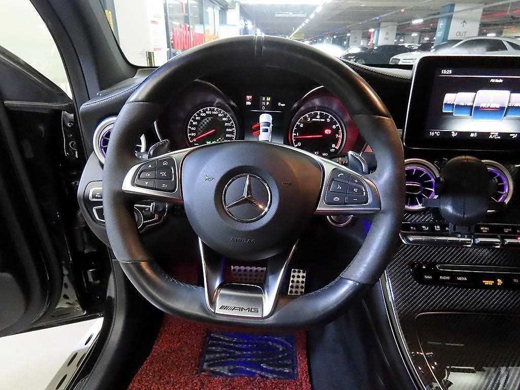 Mercedes Benz GLC Class - Vista 8