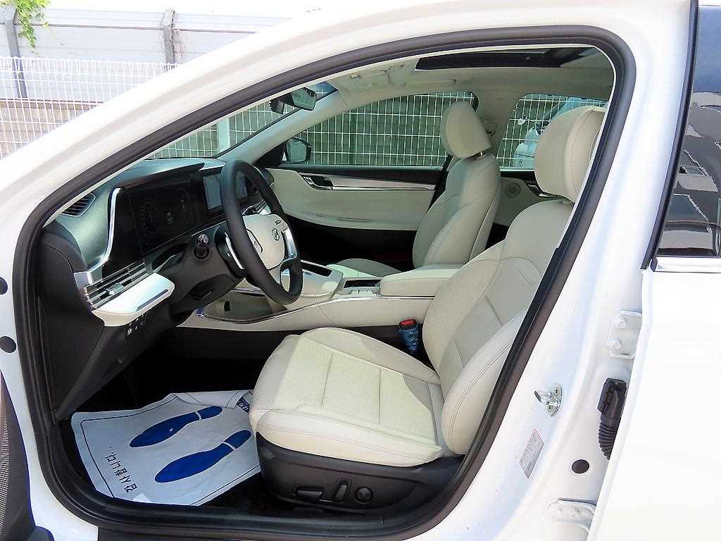 HYUNDAI Grandeur - Vista 5