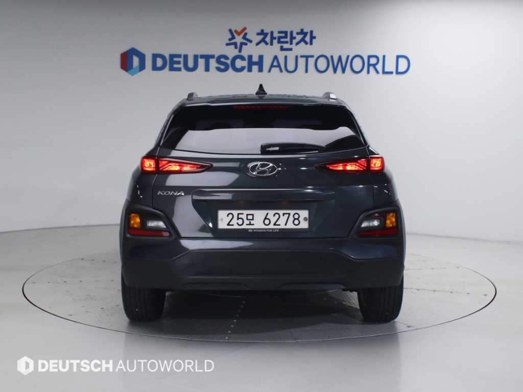 HYUNDAI Kona - Vista 4
