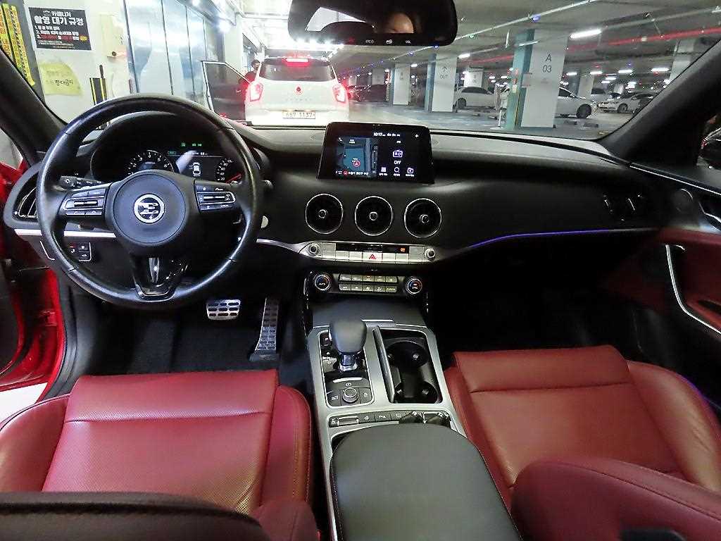 KIA Stinger - Vista 10