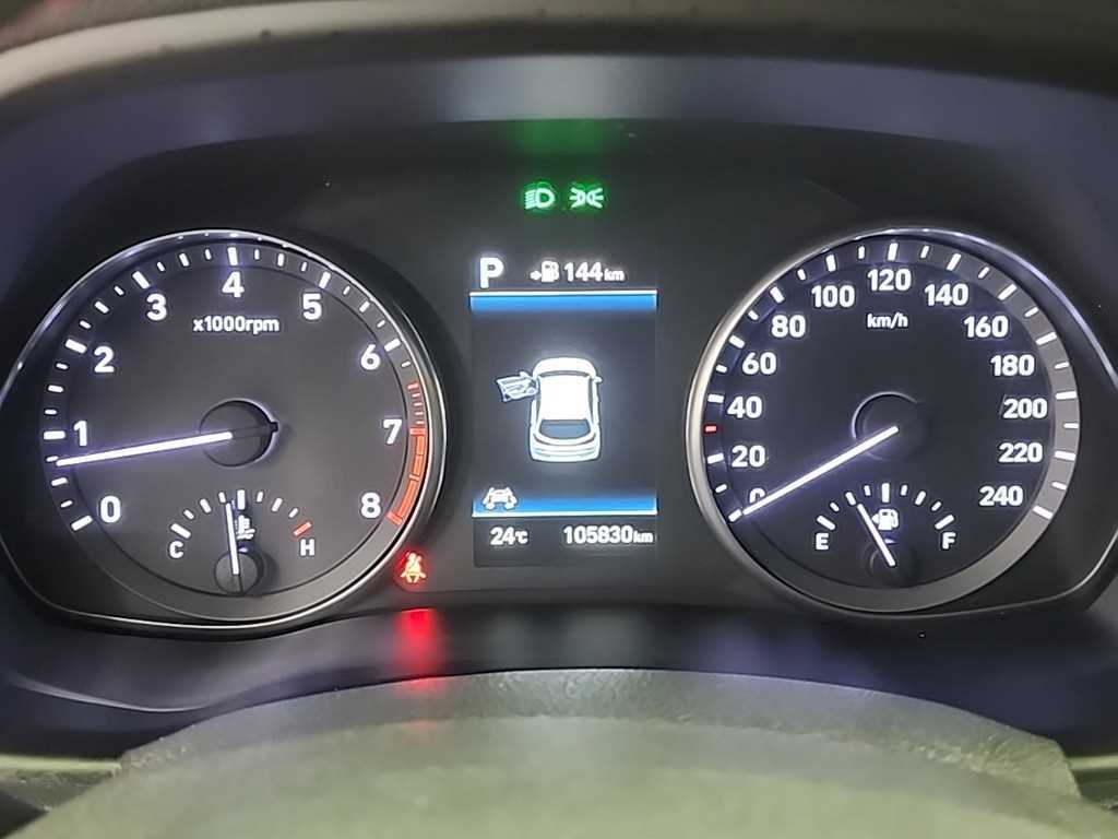 HYUNDAI i30 - Vista 6