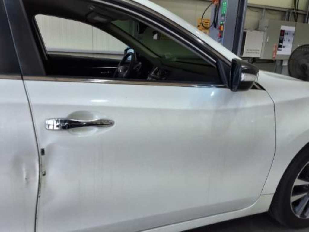 Nissan Altima - Vista 10