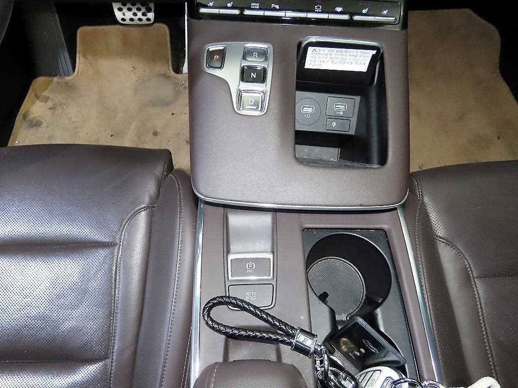 HYUNDAI Grandeur - Vista 12