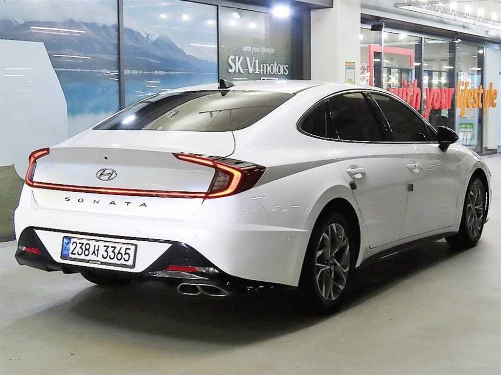 HYUNDAI Sonata - Vista 4