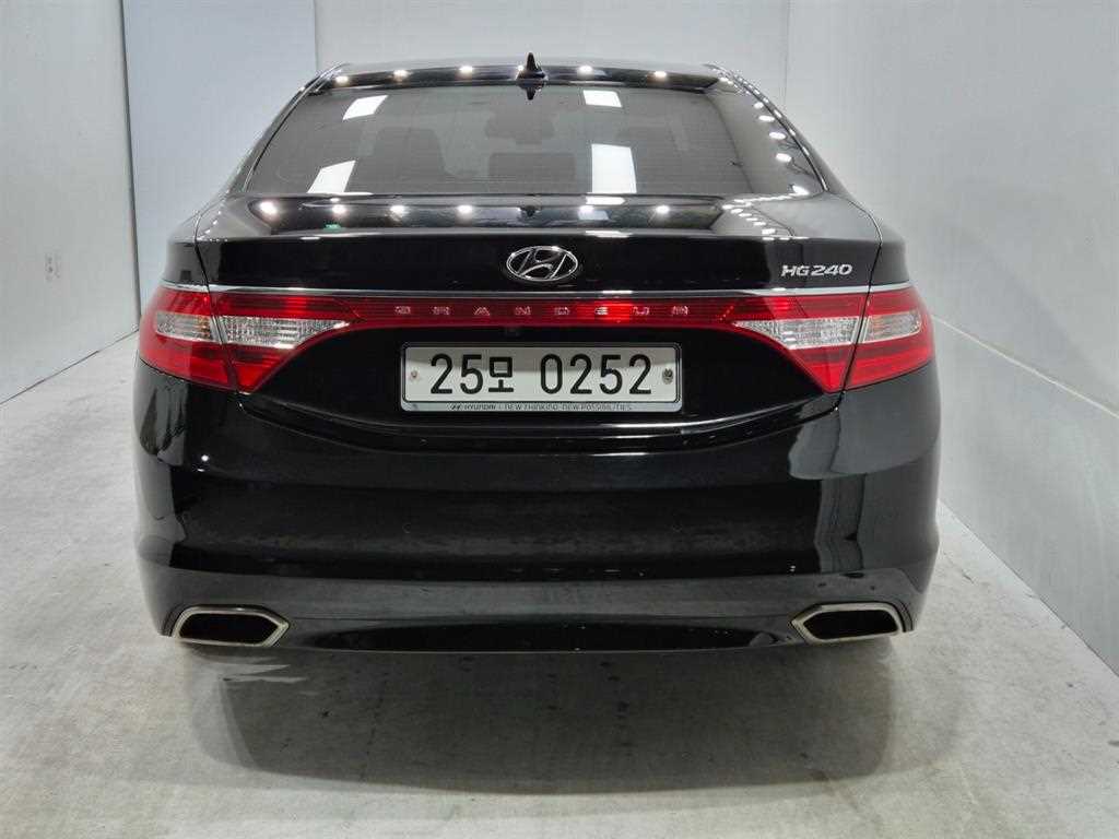 HYUNDAI Grandeur - Vista 3