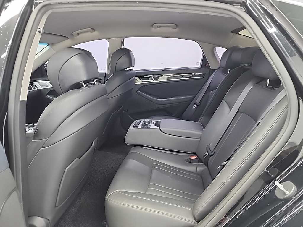 Genesis G80 - Vista 12