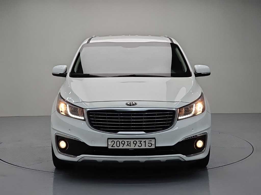 KIA Carnival - Vista 2
