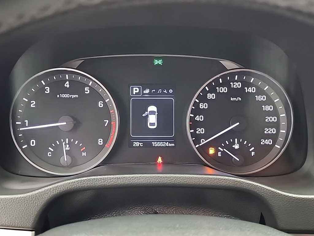 HYUNDAI Avante - Vista 6