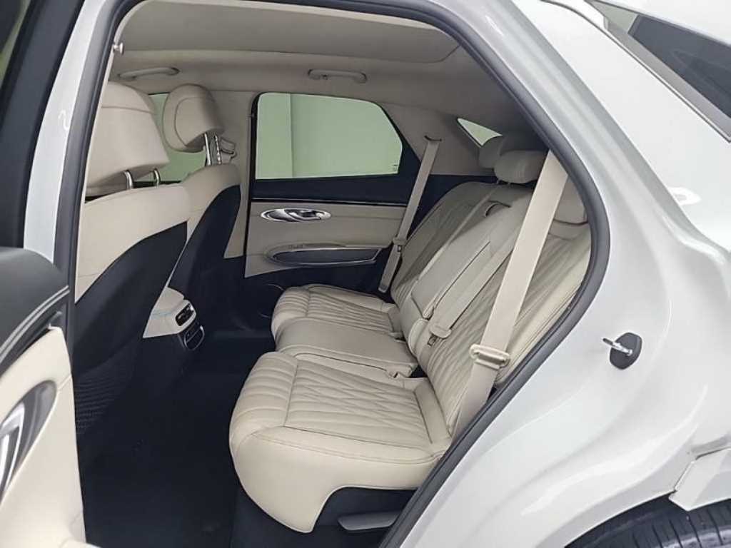 Genesis GV70 - Vista 12
