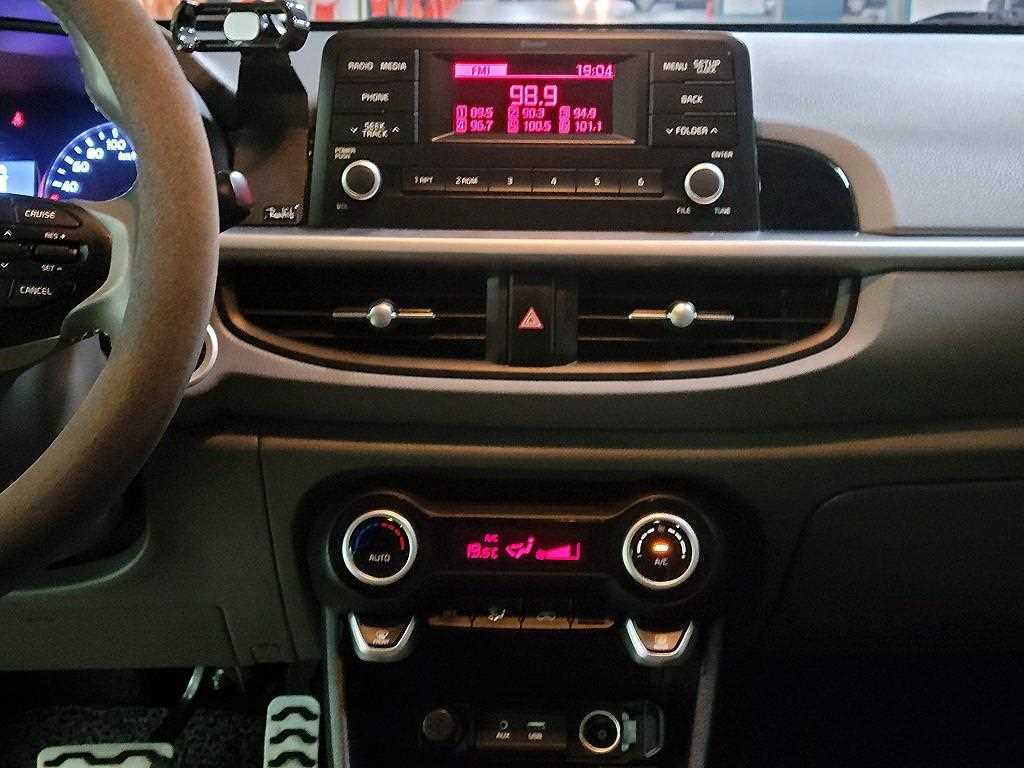 KIA Morning - Vista 11
