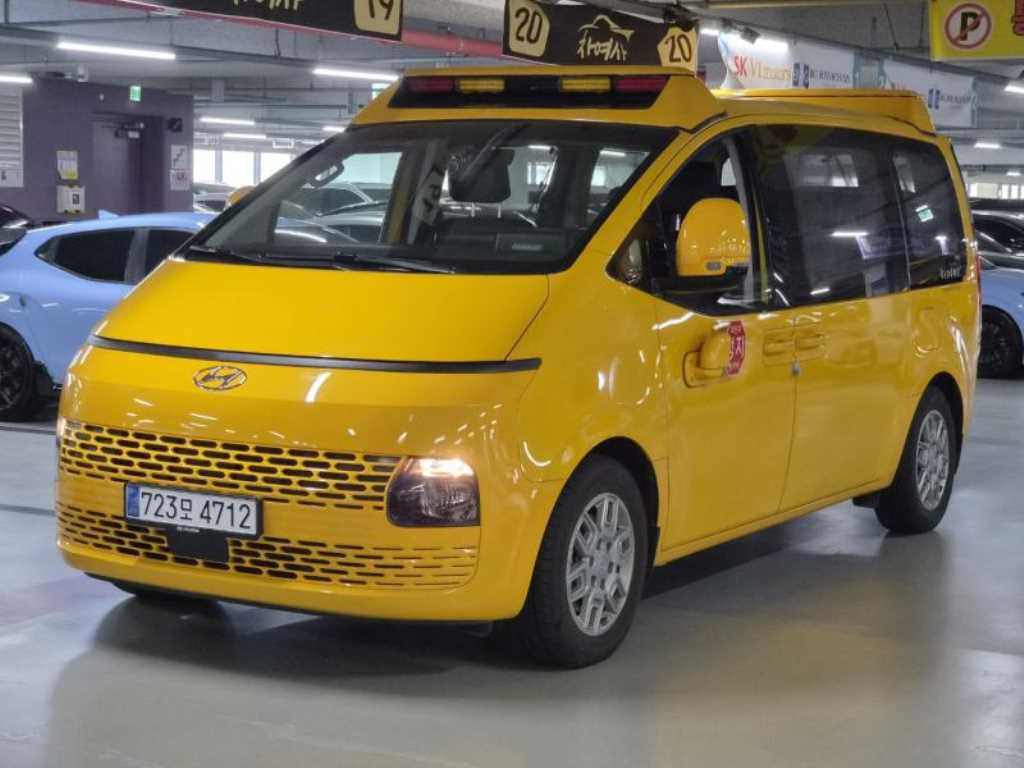 HYUNDAI Staria 2023 Amarillo - Importación desde Corea - HF Imports Iquique - Foto 1