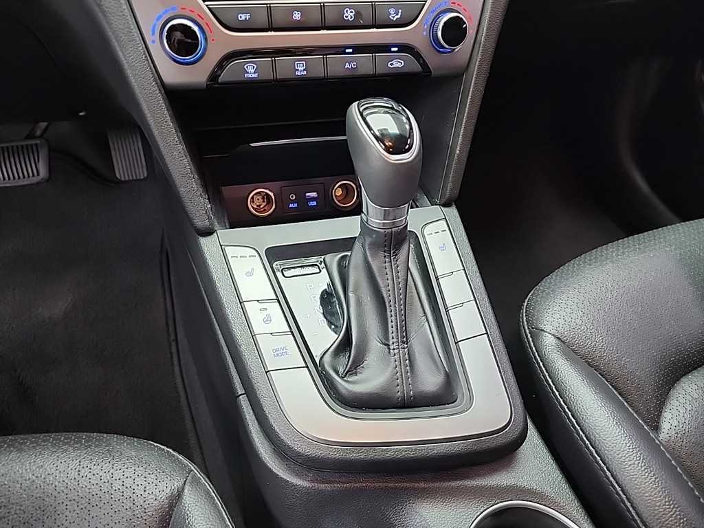 HYUNDAI Avante - Vista 8