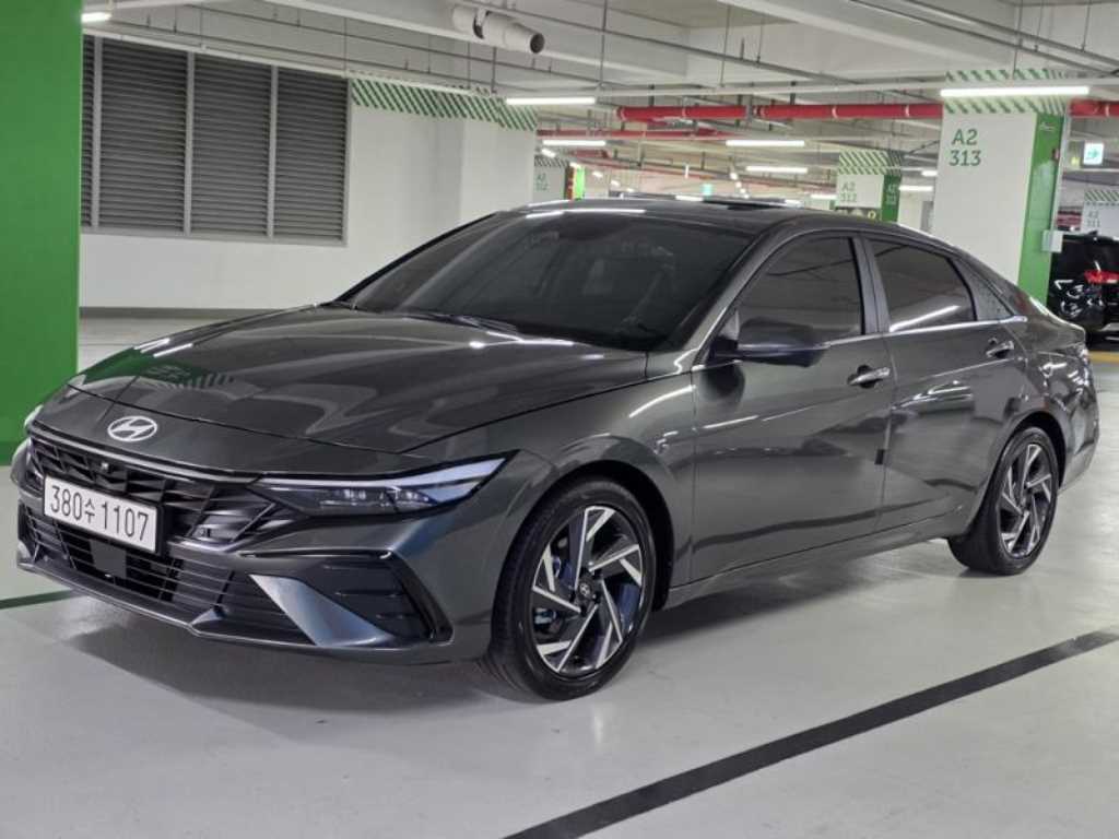 HYUNDAI Avante - Vista 2