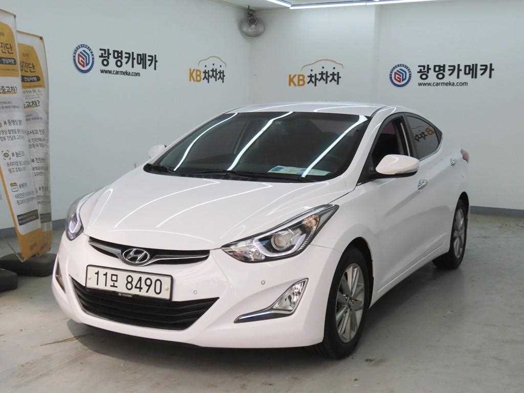 HYUNDAI Avante - Vista 2