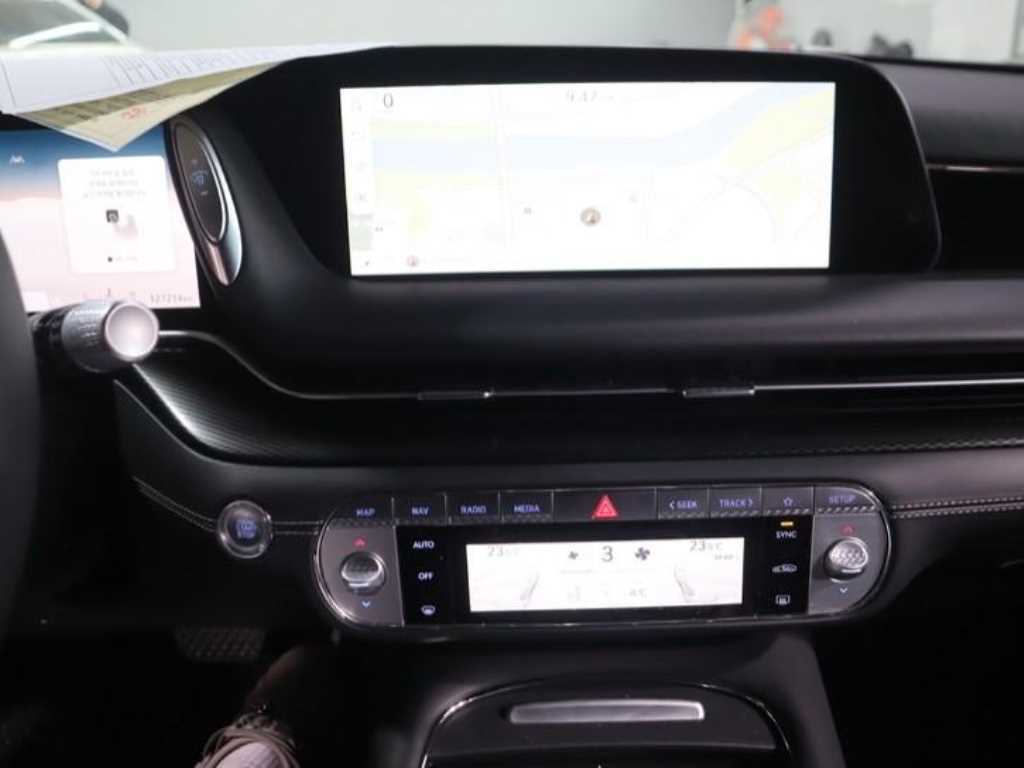 Genesis G90 - Vista 5