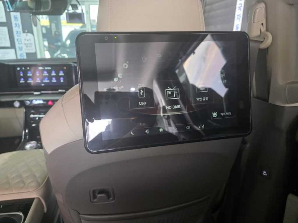 KIA Carnival - Vista 9