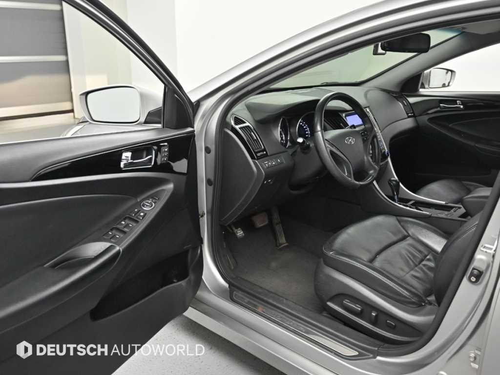 HYUNDAI Sonata - Vista 11