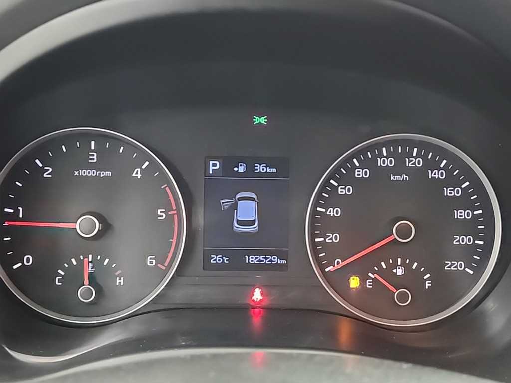 KIA Stonic - Vista 6