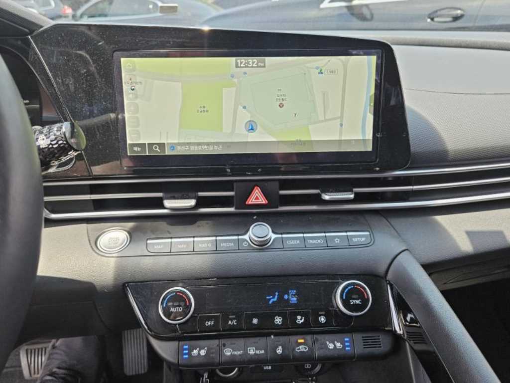 HYUNDAI Avante - Vista 6