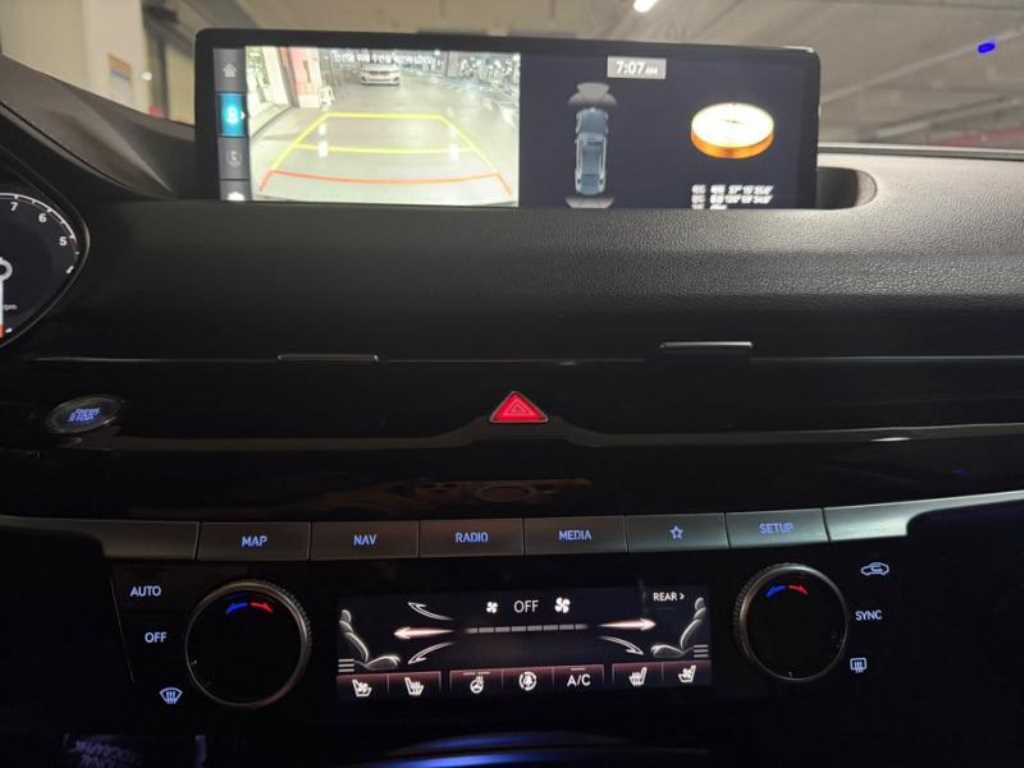 Genesis G80 - Vista 10