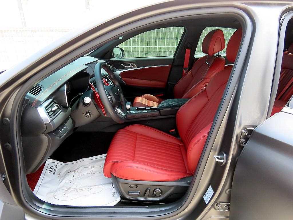 Genesis G70 - Vista 7
