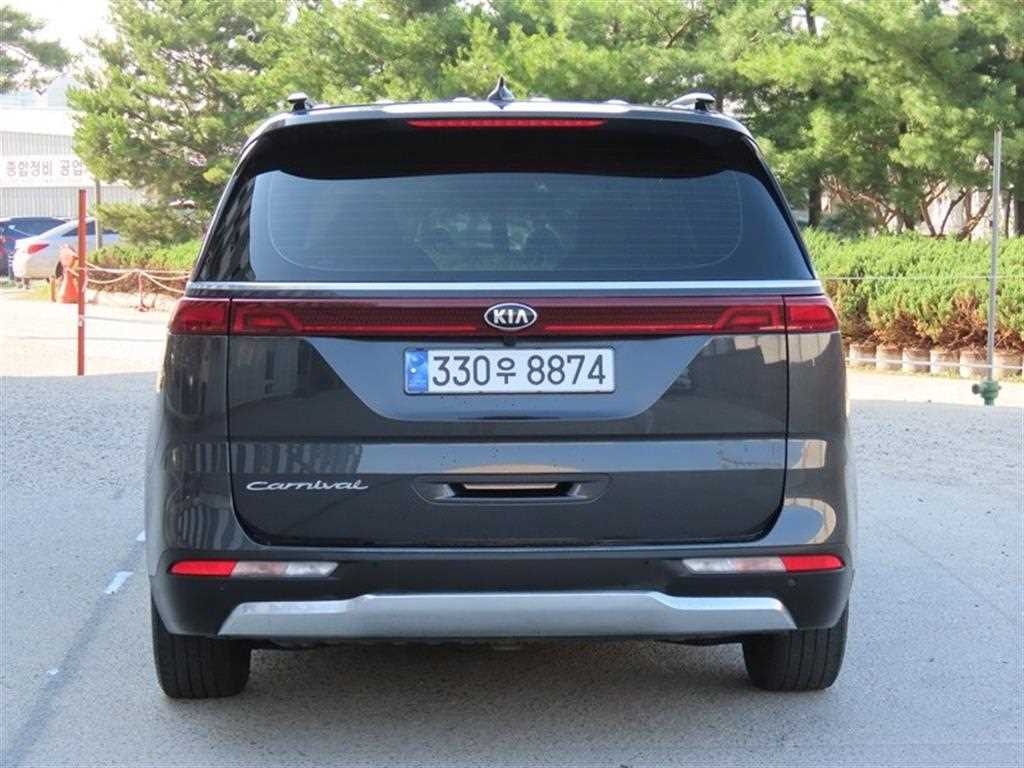 KIA Carnival - Vista 4