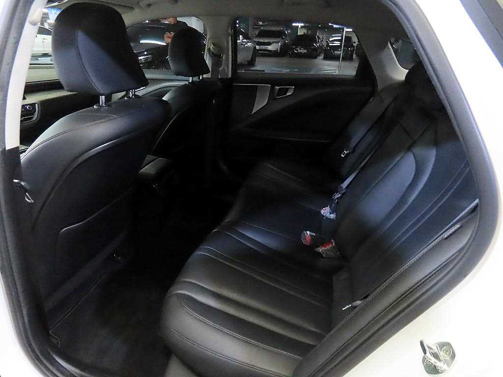 KIA K8 - Vista 7