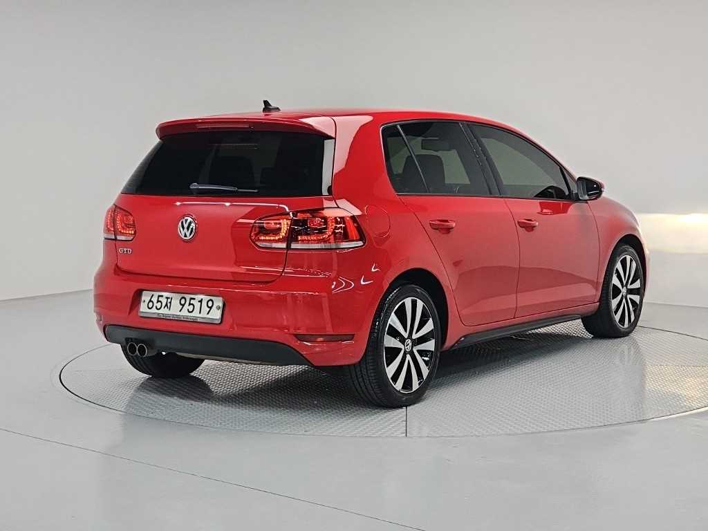 Volkswagen Golf - Vista 4
