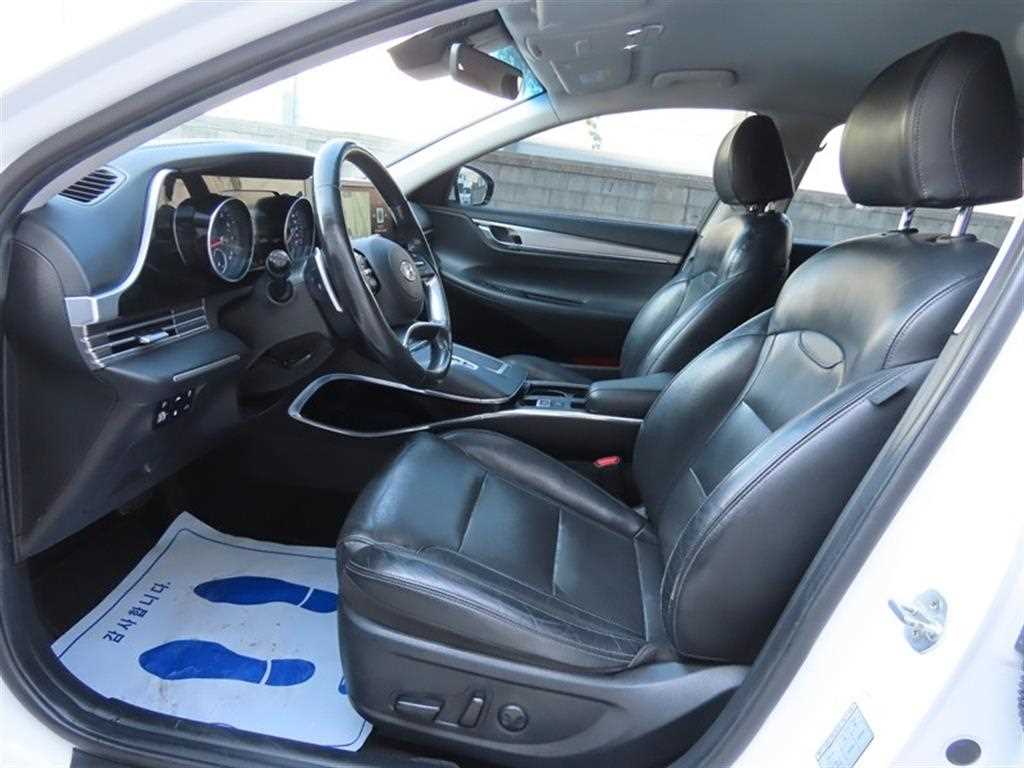 HYUNDAI Grandeur - Vista 5