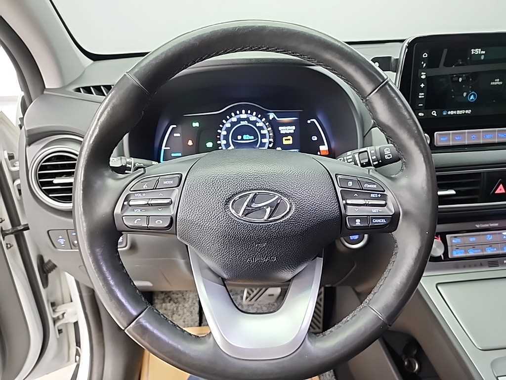 HYUNDAI Kona - Vista 9