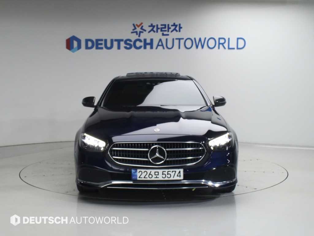 Mercedes Benz E class - Vista 3