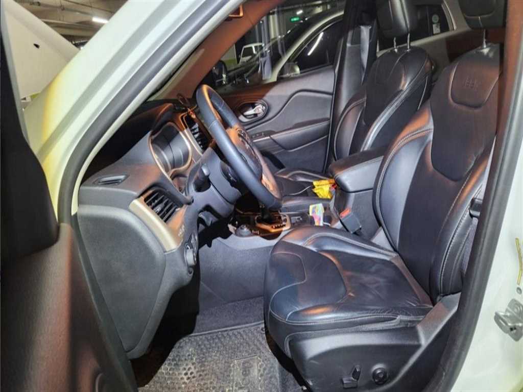Jeep Cherokee - Vista 9