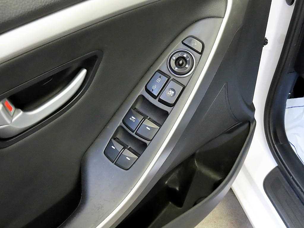 HYUNDAI i30 2014 - Importación desde Corea - HF Imports Iquique - Foto 13
