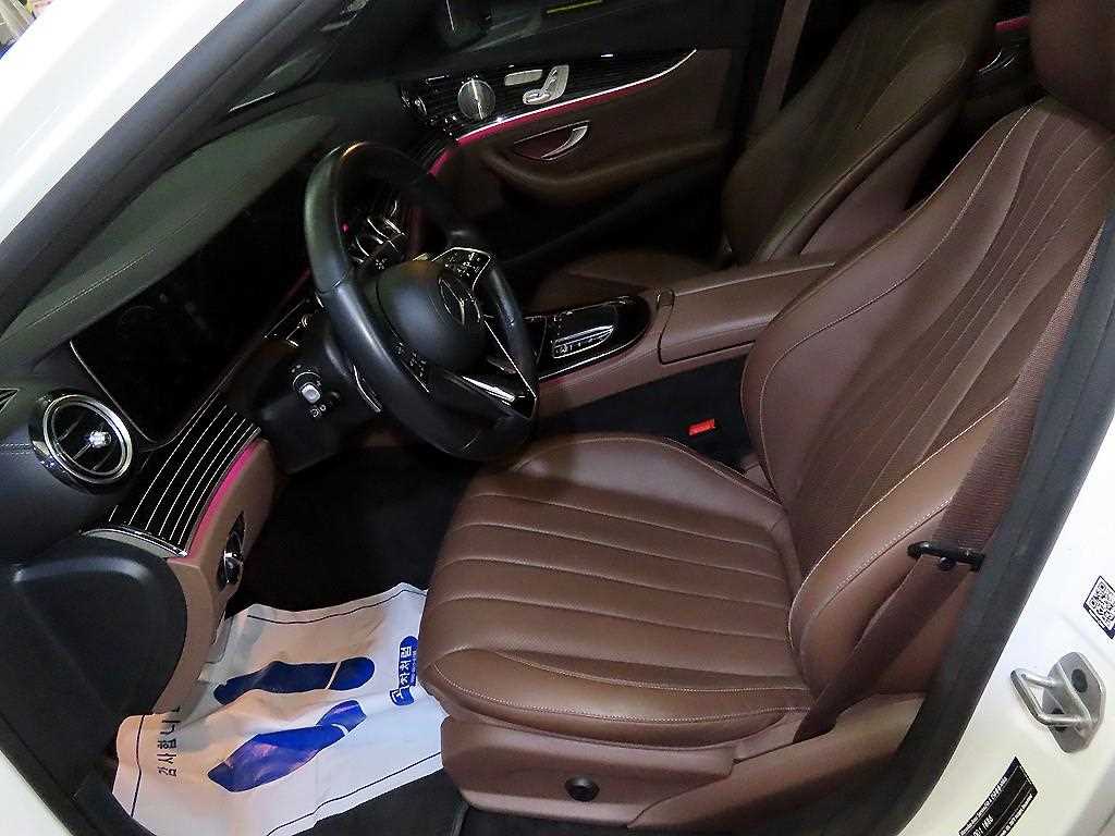 Mercedes Benz E class - Vista 8