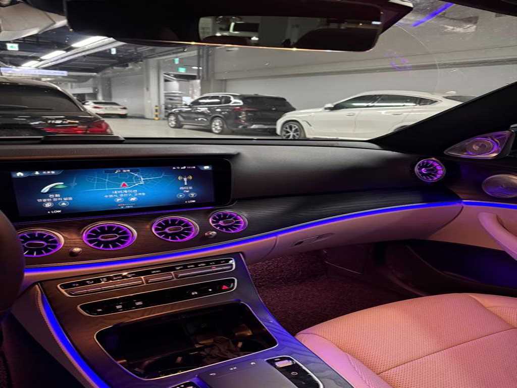 Mercedes Benz E class - Vista 8