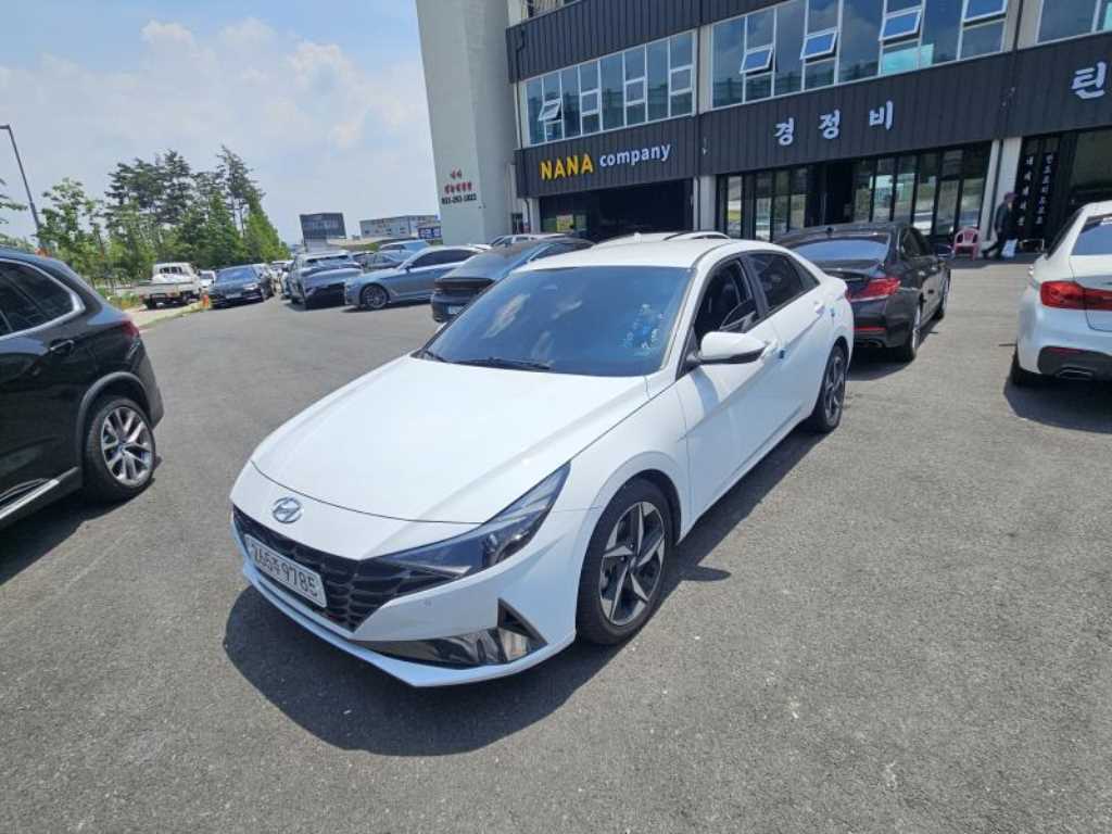 HYUNDAI Avante - Vista 2
