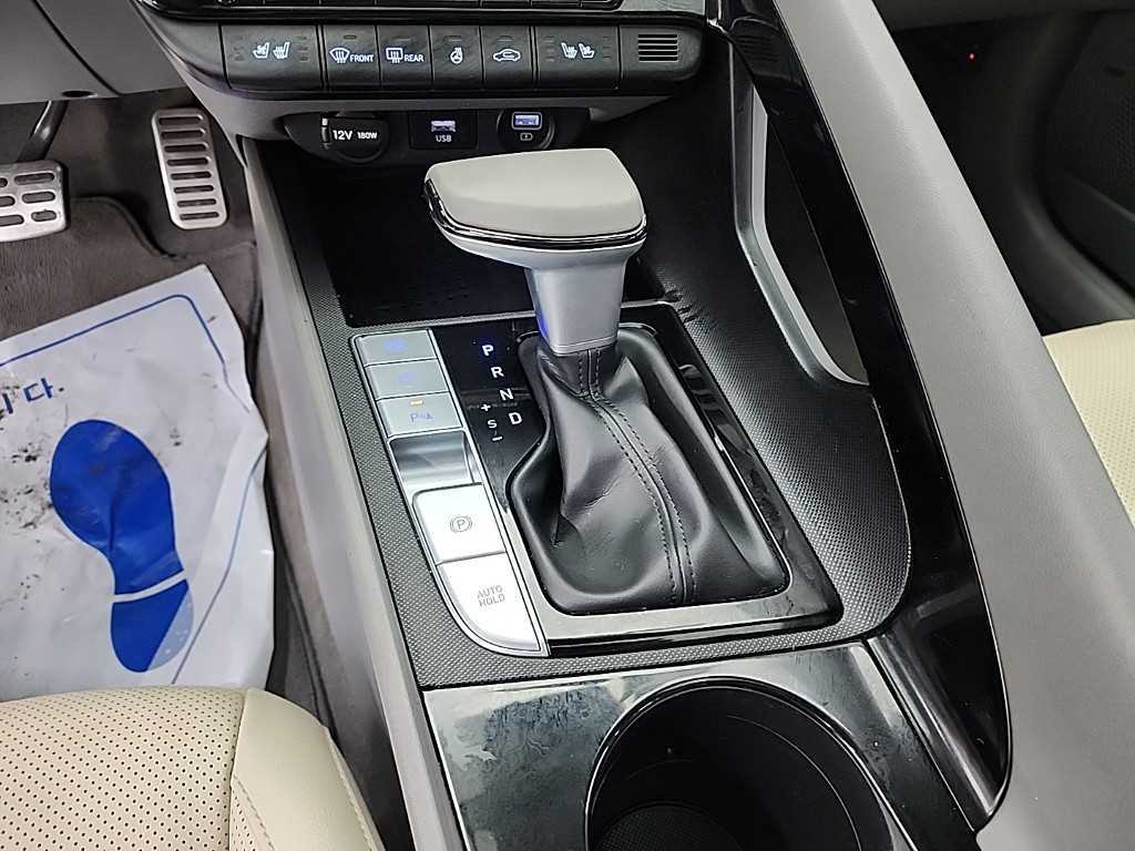 HYUNDAI Avante - Vista 8