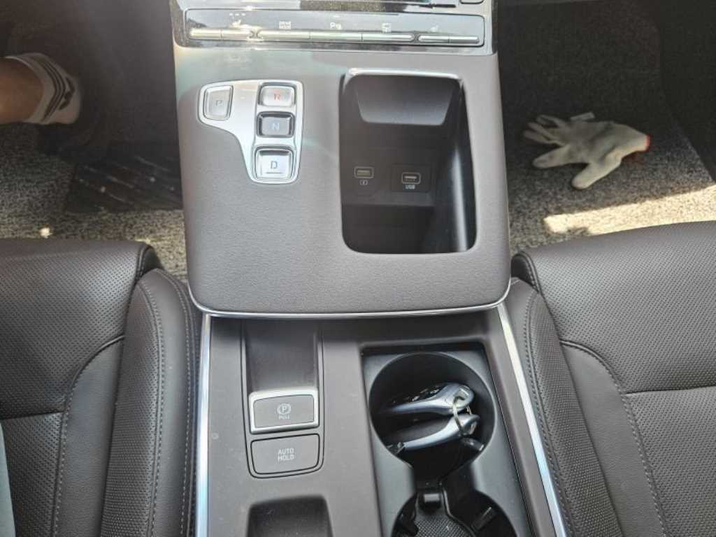 HYUNDAI Grandeur - Vista 9