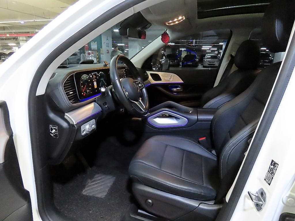 Mercedes Benz GLE Class - Vista 8